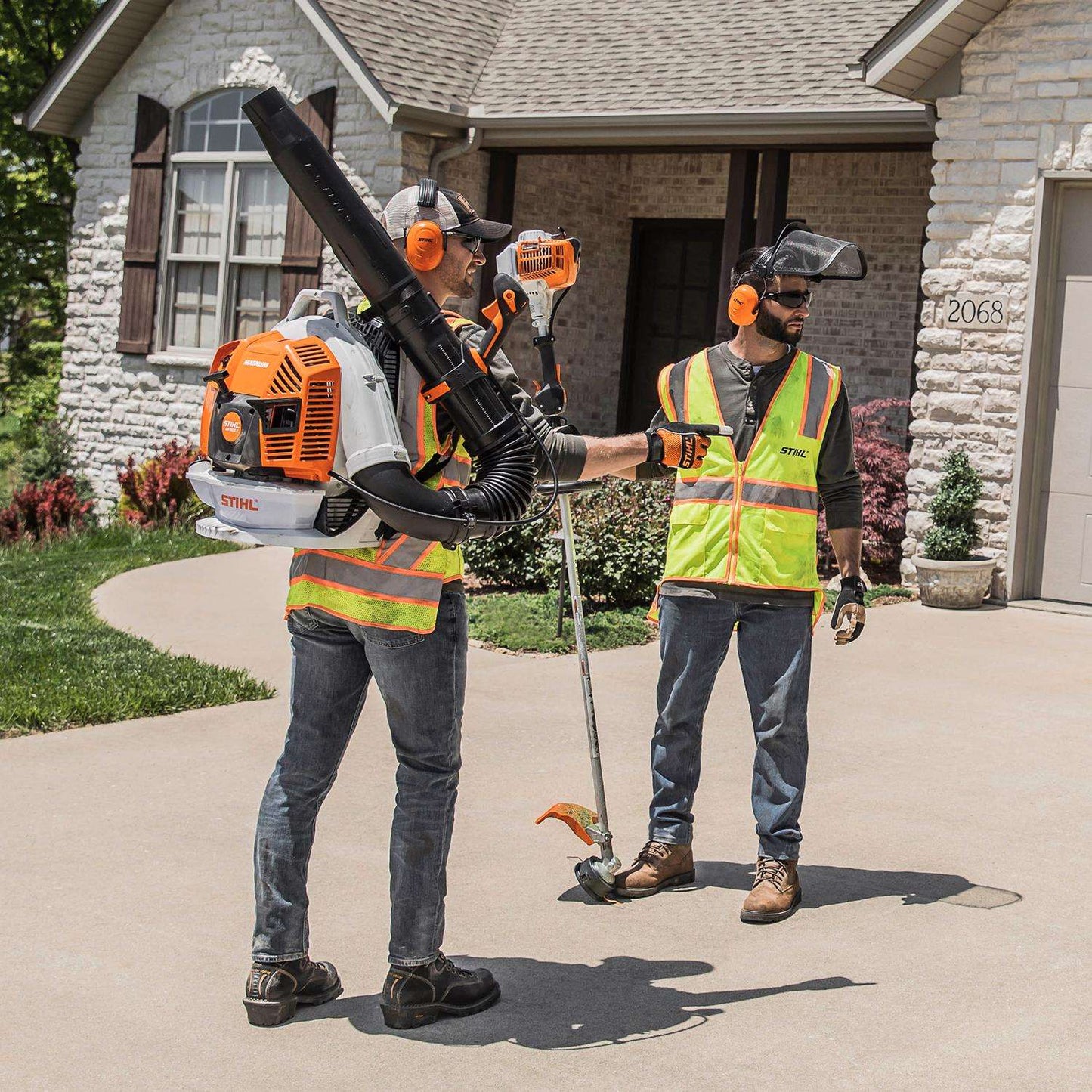 STIHL BR 800 X MAGNUM Backpack Leaf Blower 79.9cc Tube Throttle Gas Blower