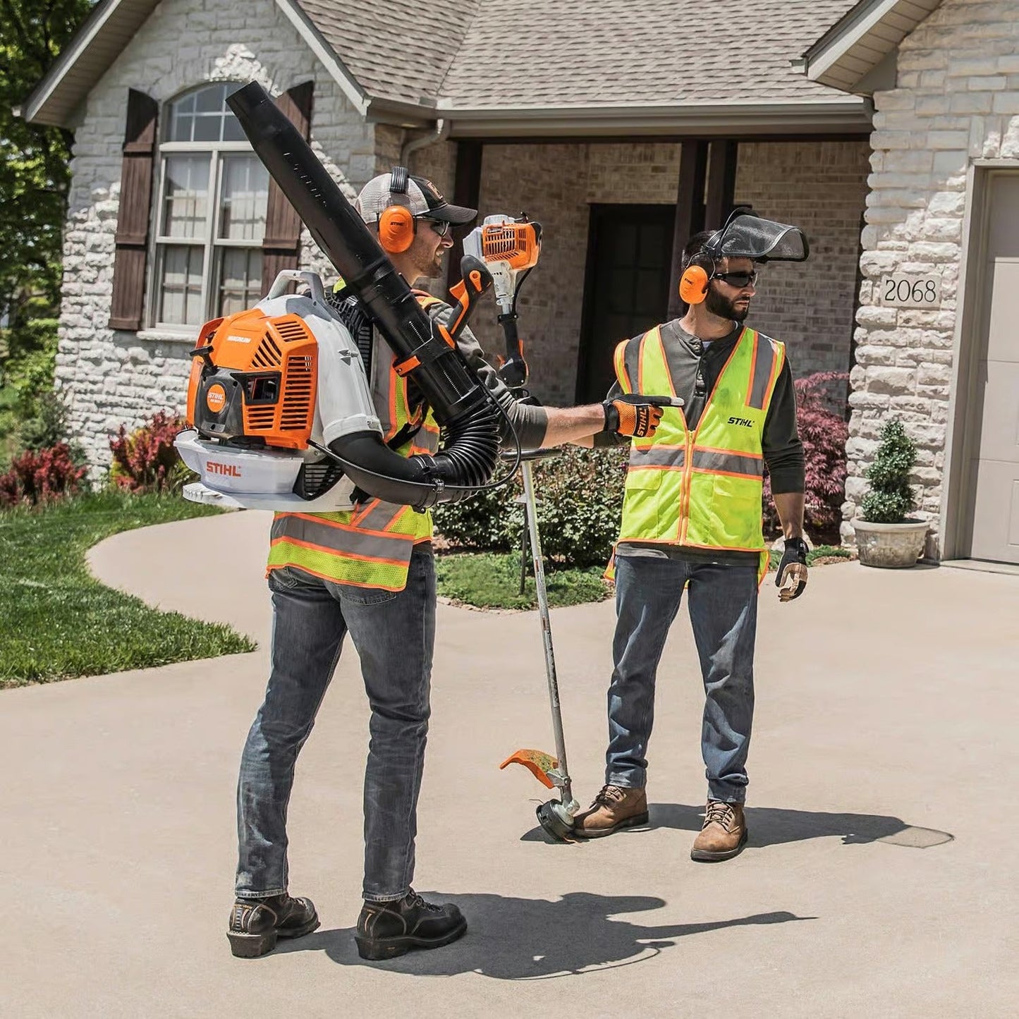 STIHL BR 800 X MAGNUM Backpack Leaf Blower 79.9cc Tube Throttle Gas Blower