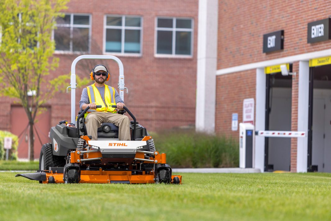 STIHL RZ 972i 72" Zero-Turn Mower 40.5HP
